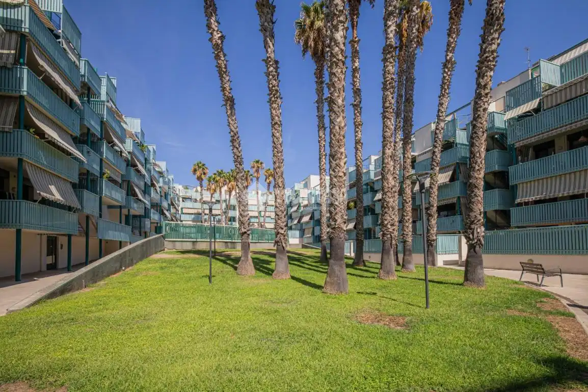 Exterior view of Flat for sale in Badalona  with Air Conditioner, Heating and Parquet flooring