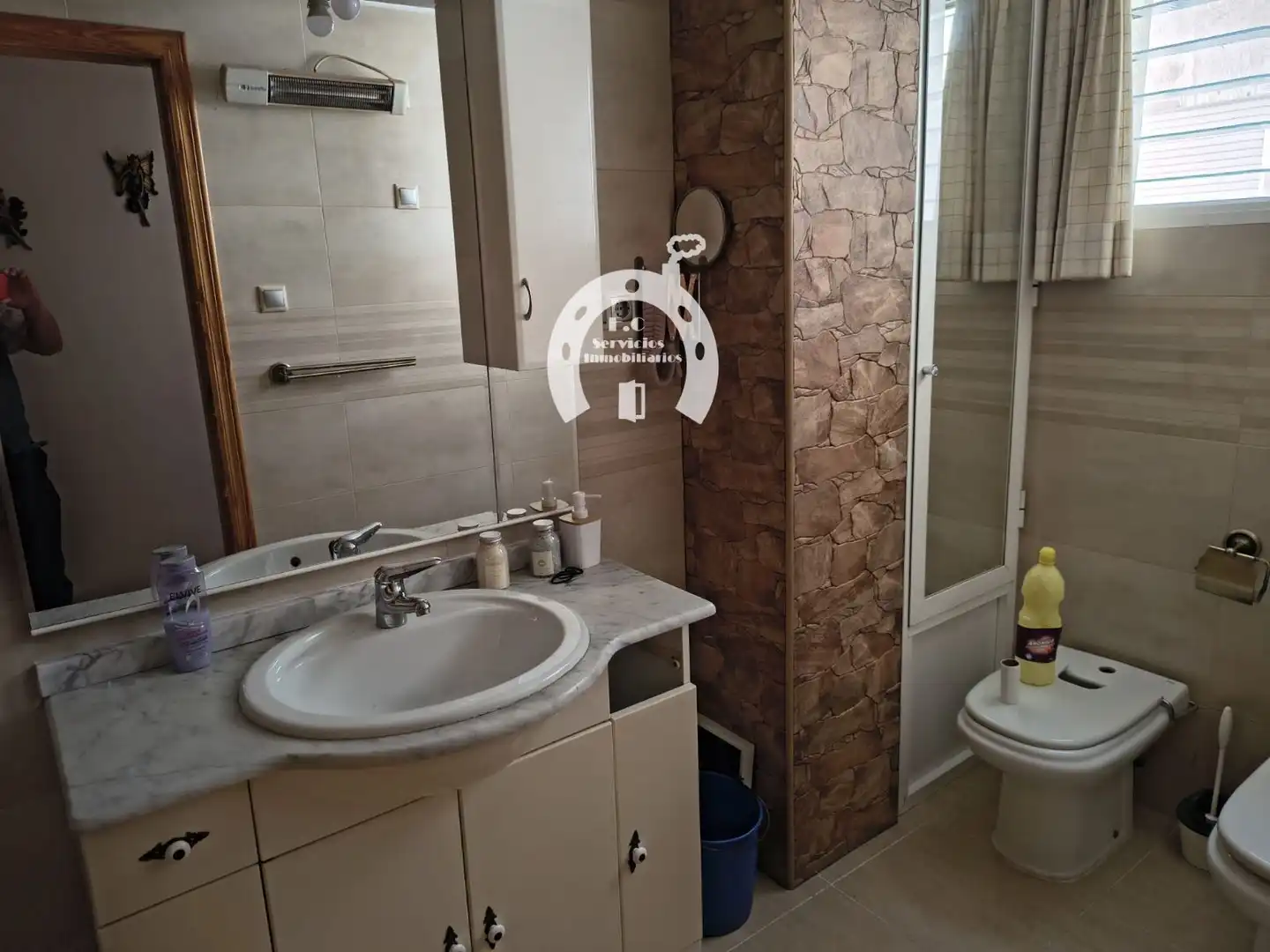 Baño de Piso en venta en Elche / Elx con Aire acondicionado