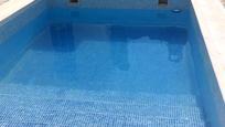 Piscina de Casa adosada en venda en Escatrón amb Aire condicionat, Jardí privat i Traster