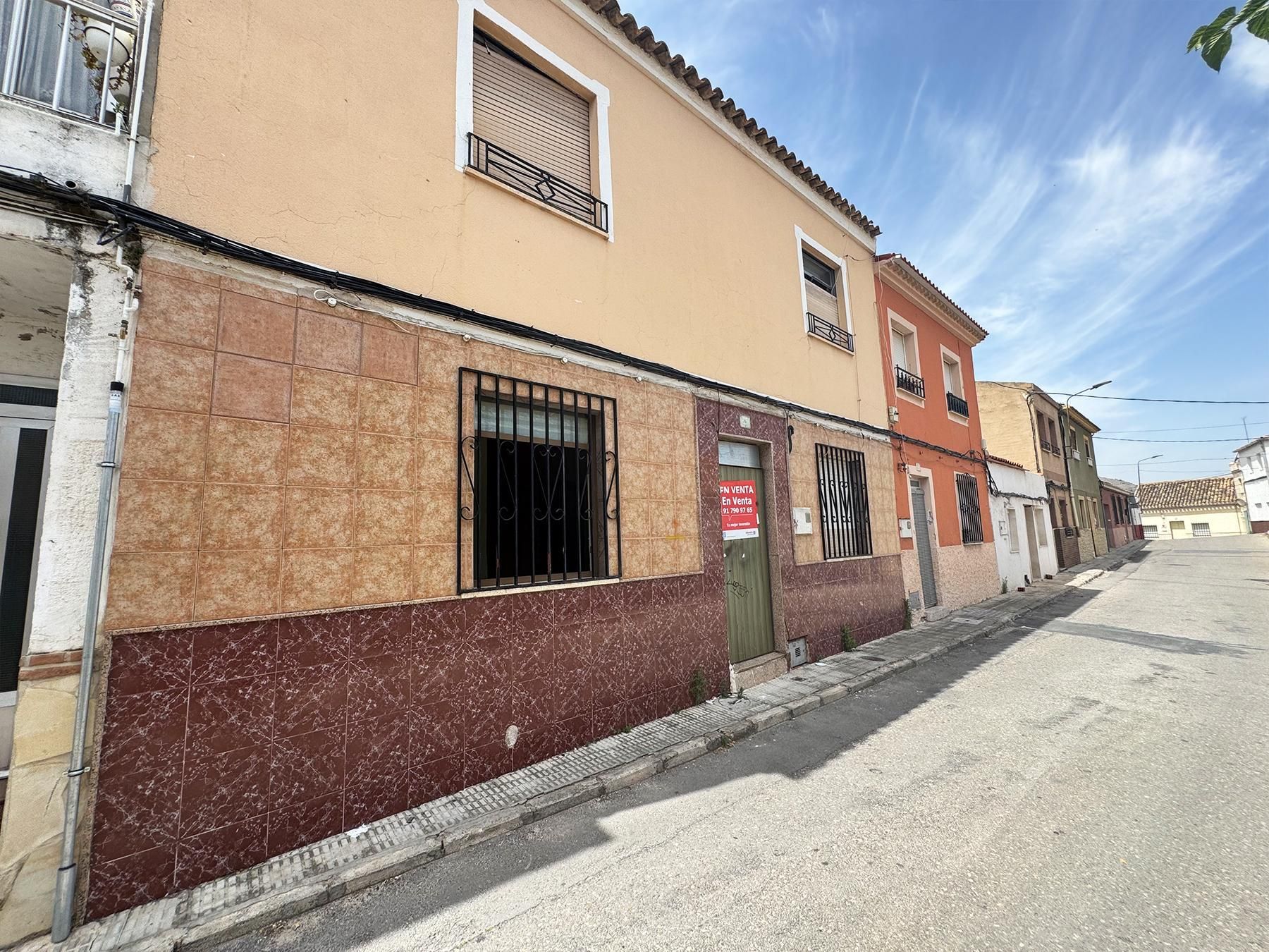 Vista exterior de Casa o xalet en venda en Yecla amb Terrassa