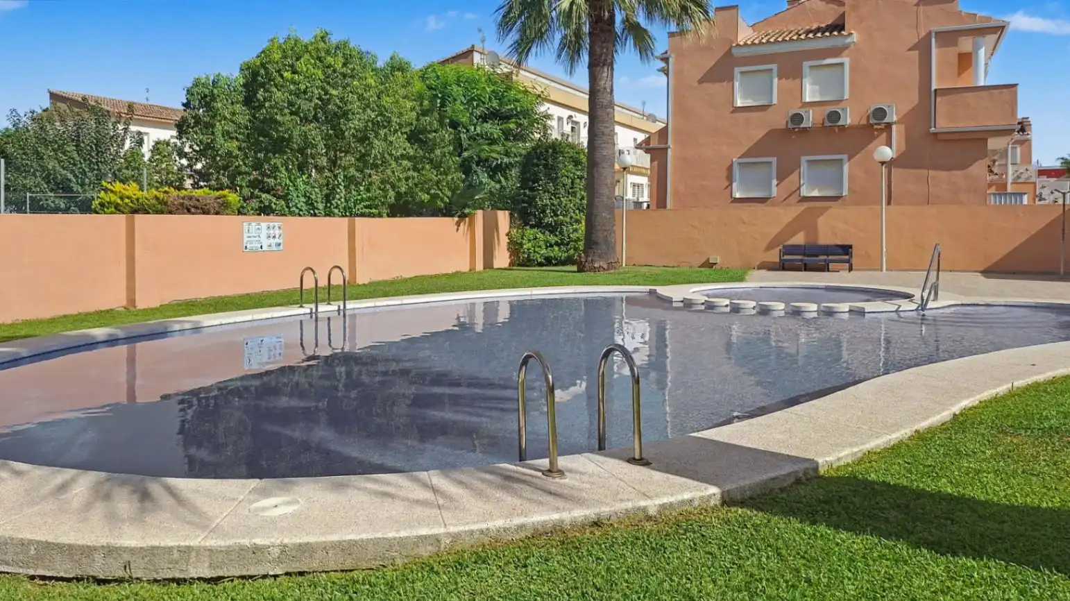 Bungalow with pool for sale in El Verger