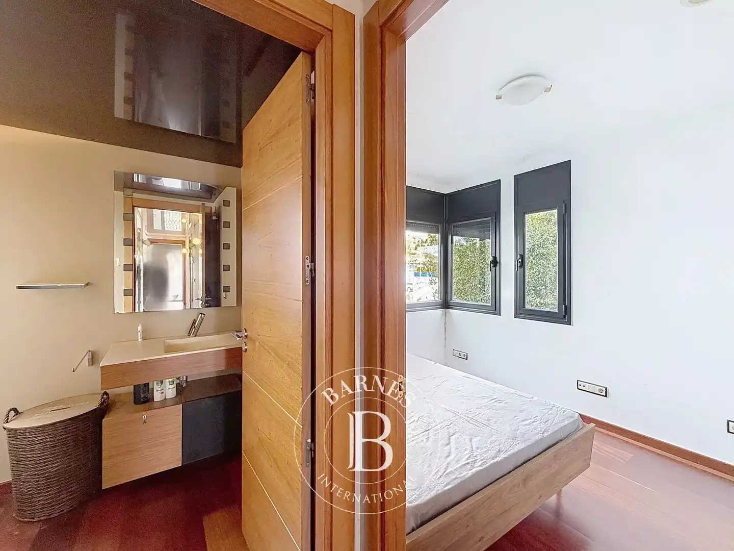 Dormitori de Casa o xalet en venda en Santa Susanna amb Aire condicionat, Calefacció i Jardí privat