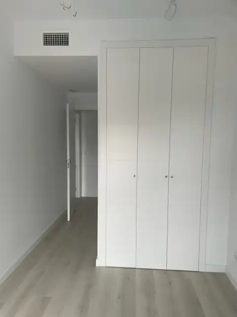 Habitación de Piso en venta en Sevilla con Aire acondicionado, Jardín privado y Trastero