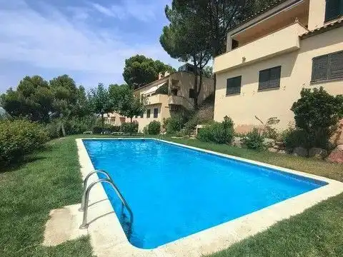 Schwimmbecken von Haus oder Chalet zum Verkauf in Begur mit Klimaanlage, Heizung und Privatgarten