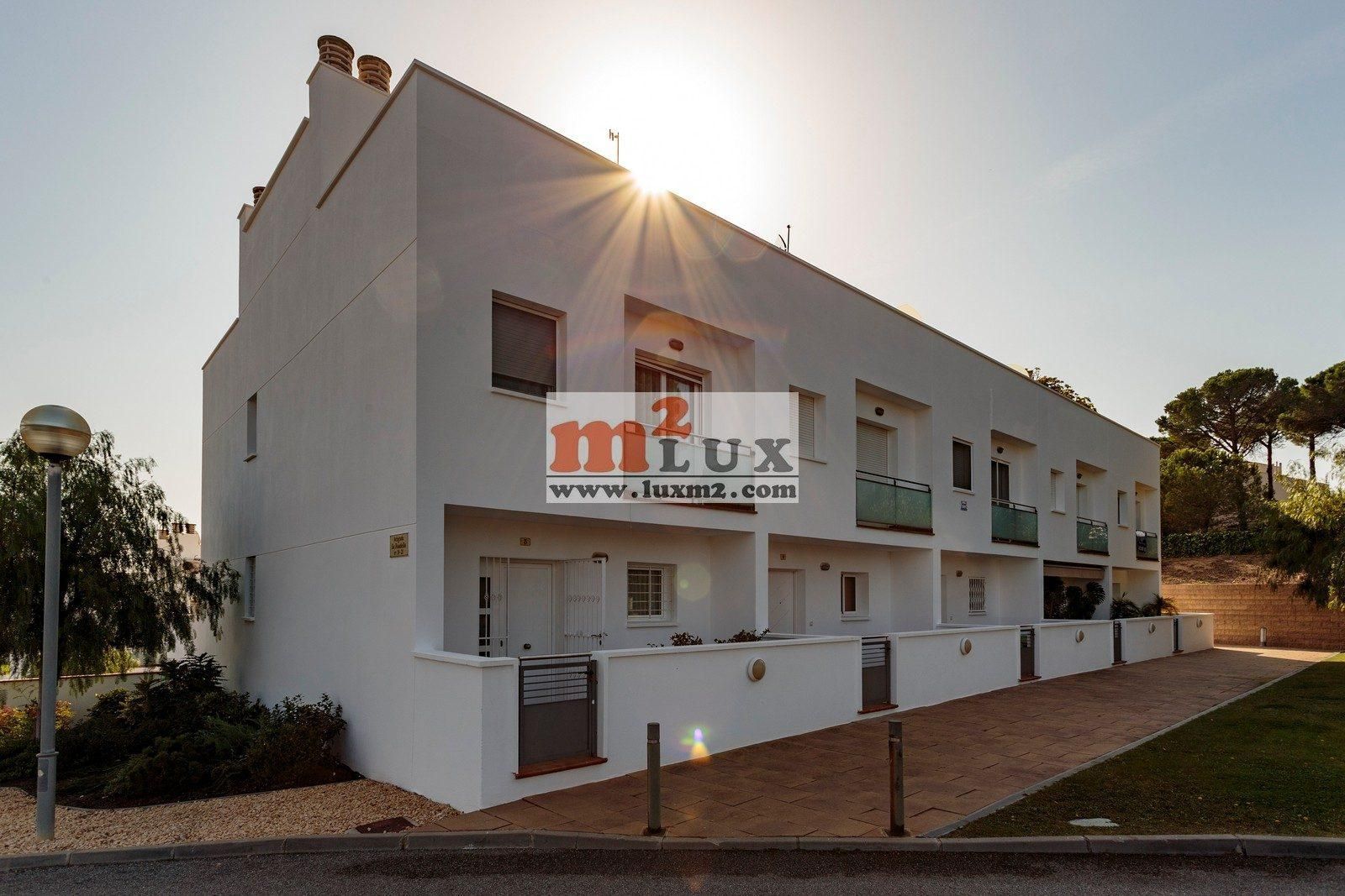Exterior view of Single-family semi-detached for sale in Lloret de Mar  with Swimming Pool and Microwave