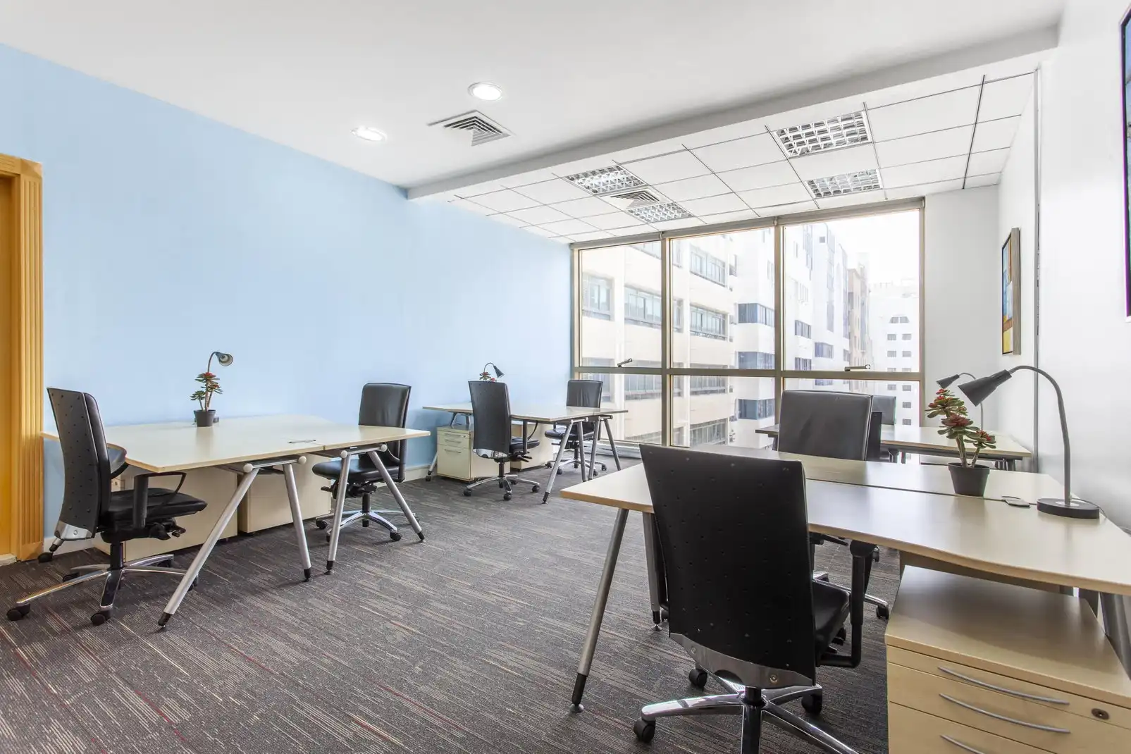 Büro zur Miete in Málaga mit Klimaanlage, Heizung und Möbliert