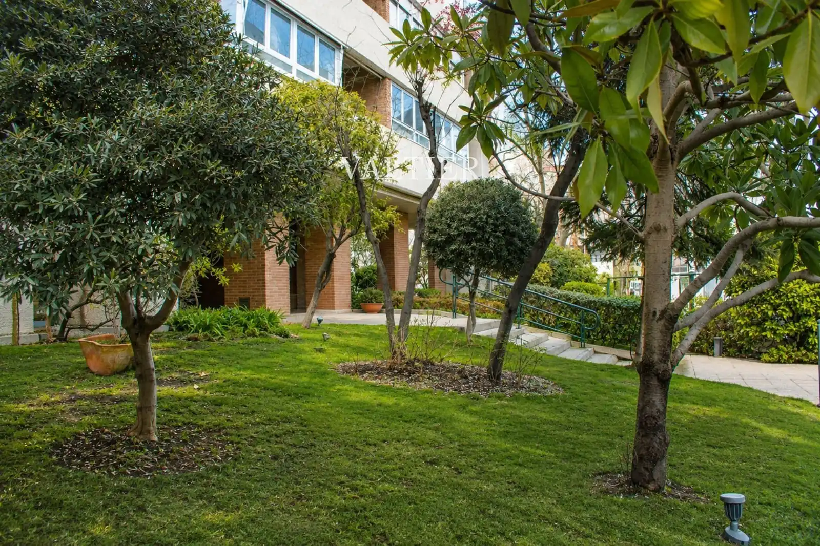 Außenansicht von Wohnung zur Miete in Madrid mit Klimaanlage und Terrasse