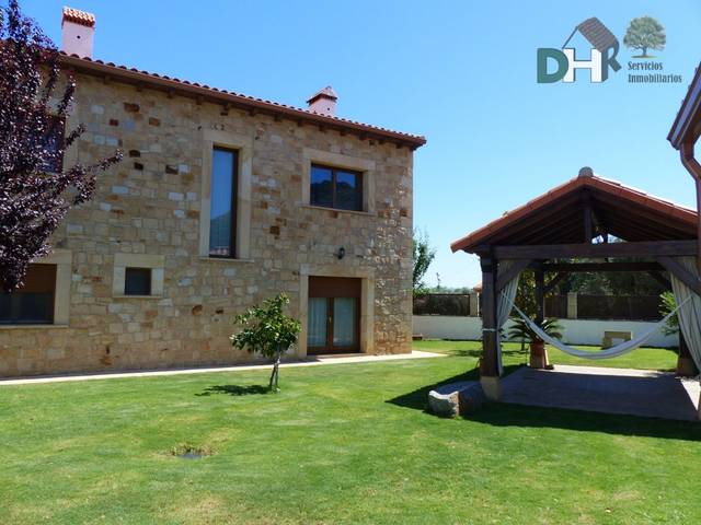 Casa-chalet en Venta en Santa Cruz de la Sierra