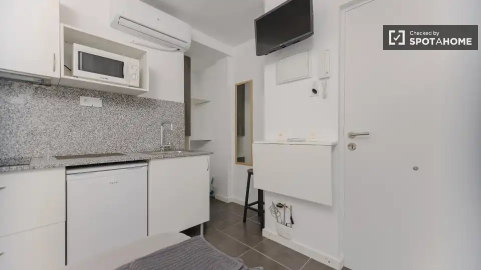 Kitchen of Flat for rent in Valencia  with Air Conditioner, Heating and Furnished
