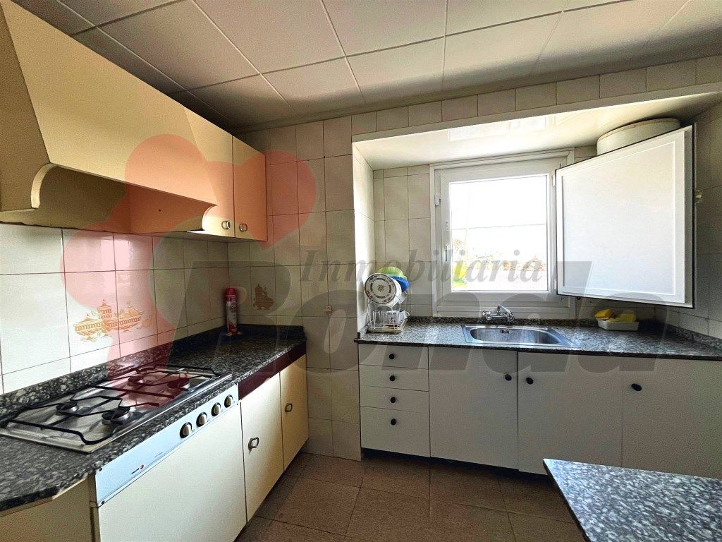 Cuina de Casa o xalet en venda en Meira amb Moblat