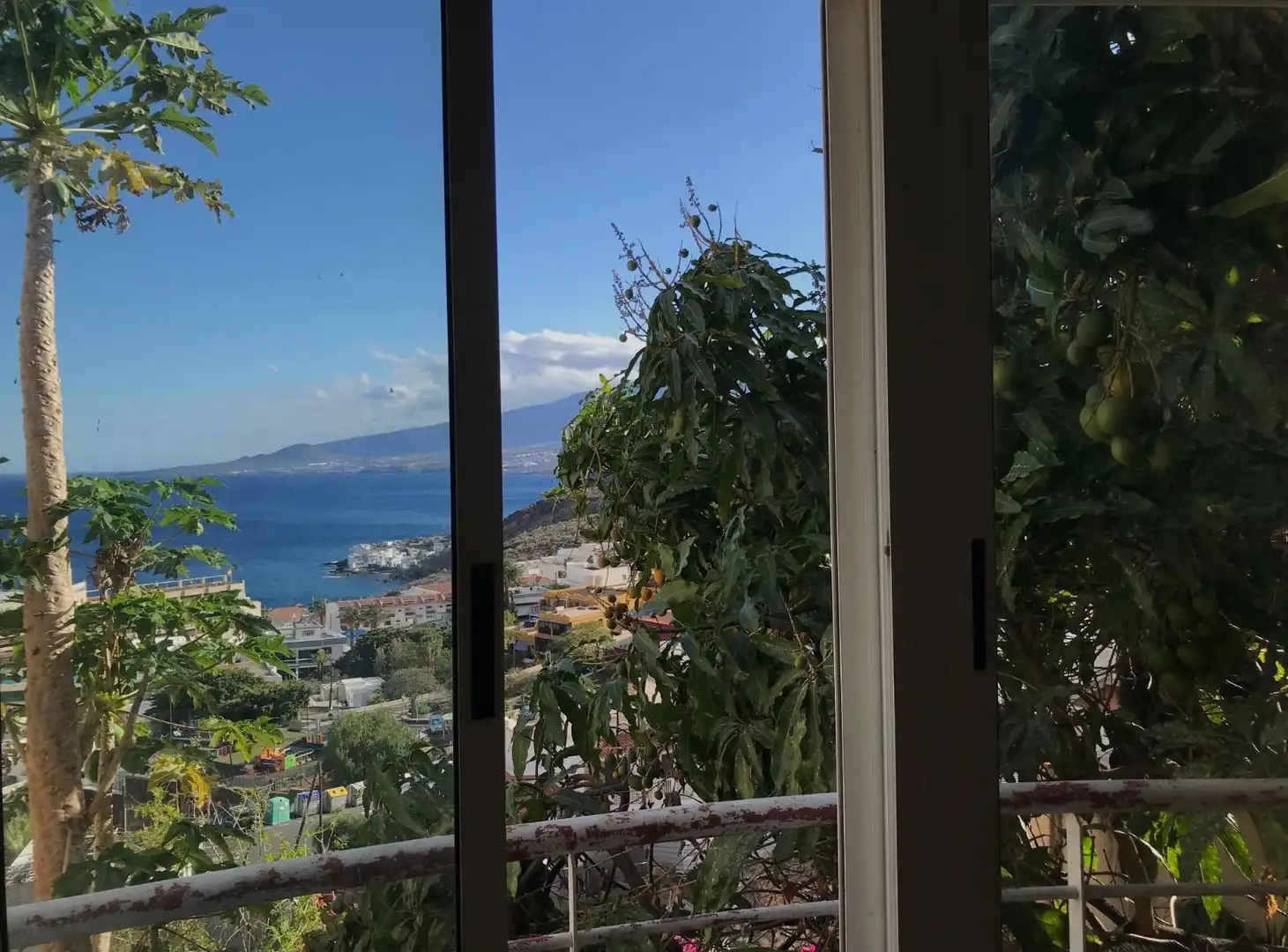 Außenansicht von Einfamilien-Reihenhaus zur Miete in El Rosario mit Privatgarten, Terrasse und Möbliert