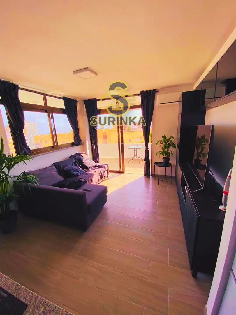 Sala de estar de Apartamento de alquiler en San Bartolomé de Tirajana con Aire acondicionado, Terraza y Piscina