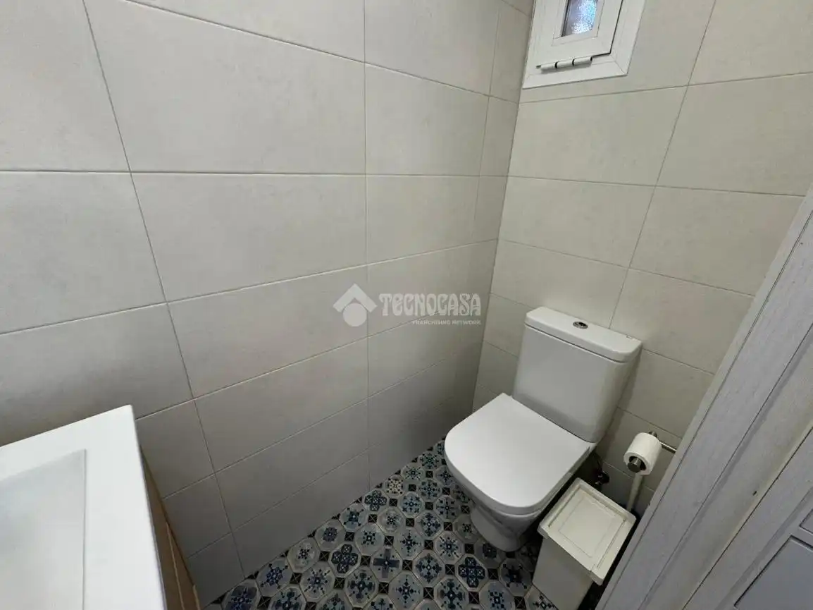 Baño de Piso en venta en Valencia con Aire acondicionado, Calefacción y Terraza