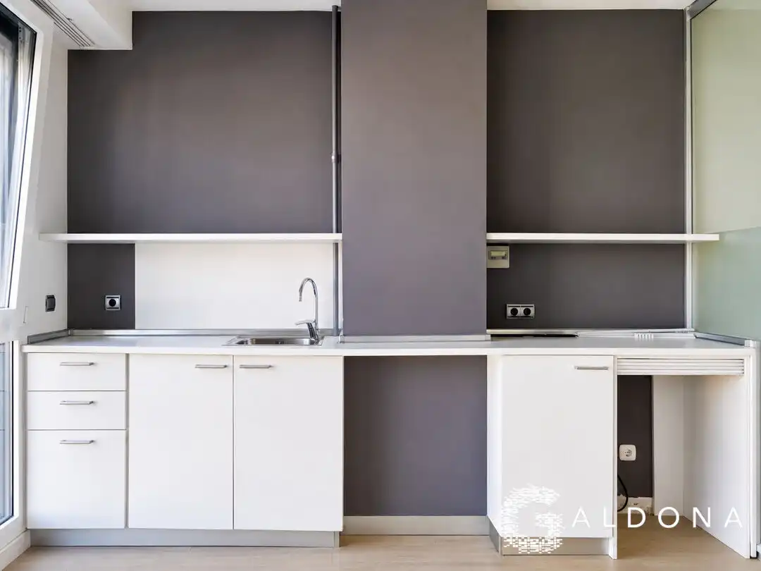 Kitchen of Office for rent in Donostia - San Sebastián   with Air Conditioner and Heating