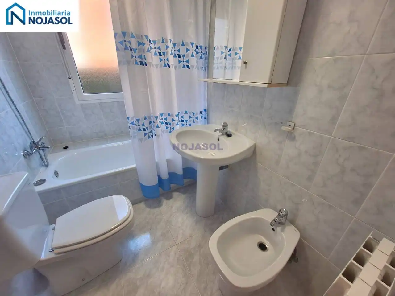 Bany de Apartament de lloguer en Noja amb Calefacció, Jardí privat i Terrassa
