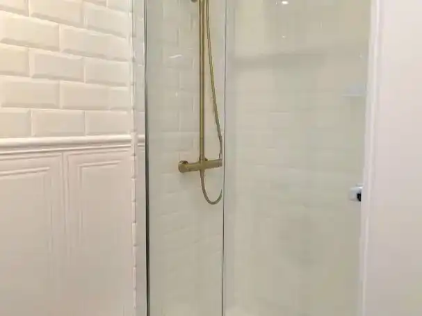 Baño de Apartamento en venta en Nerja con Aire acondicionado, Jardín privado y Amueblado