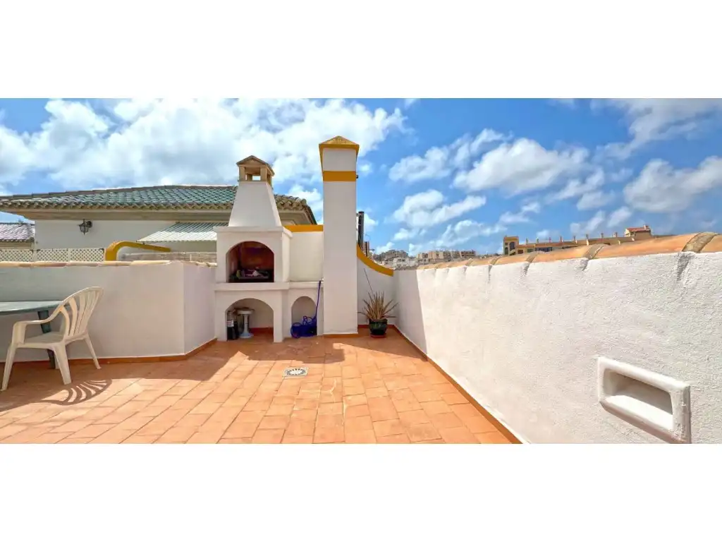 Maisonette zum Verkauf in Calle Adelfas, Cañada del Molino