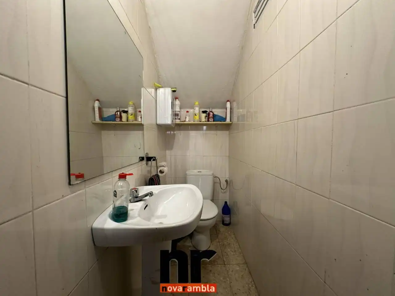 Bathroom of Commercial properties for rent in Ripollet