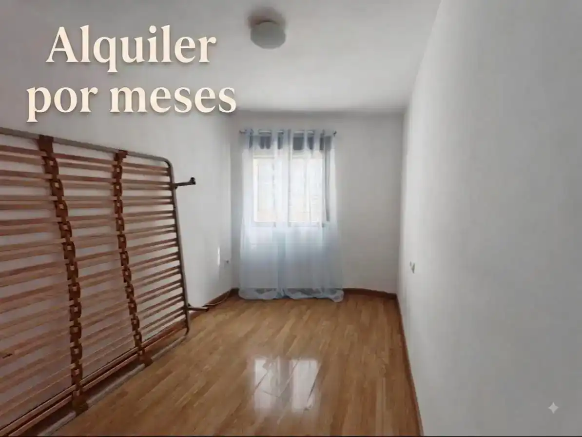 Dormitori de Pis de lloguer en Monachil amb Parquet i Moblat