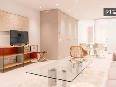 Appartamento con balcone in affitto a Arganzuela