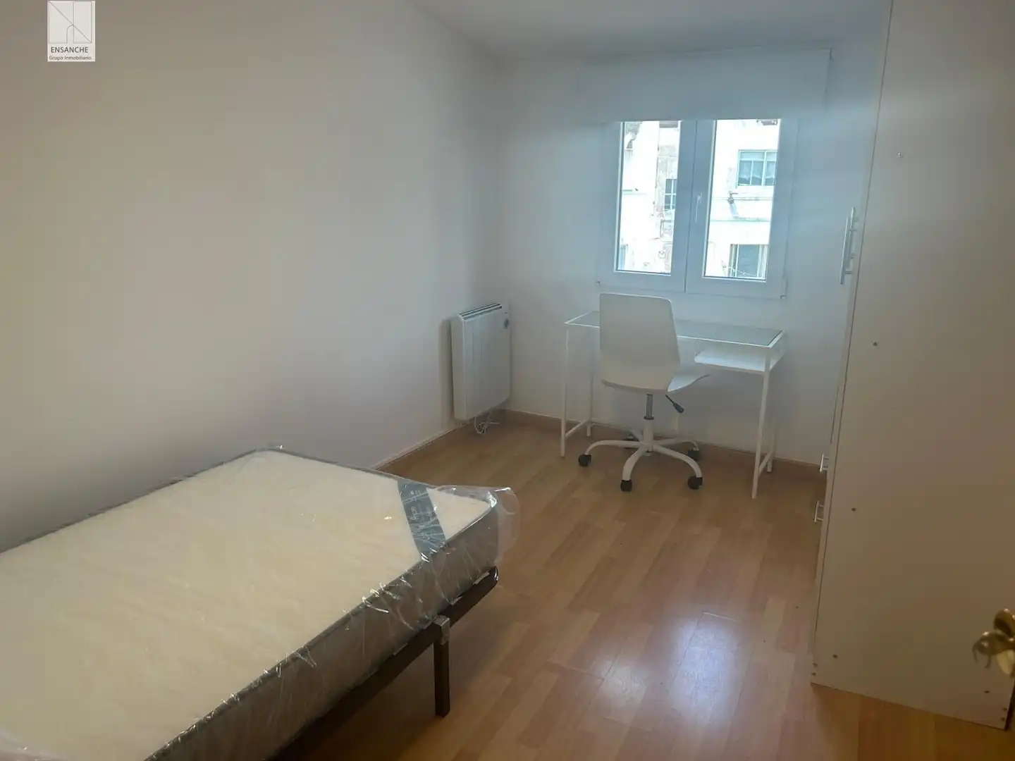 Bedroom of Flat for rent in Santiago de Compostela   with Heating and Furnished