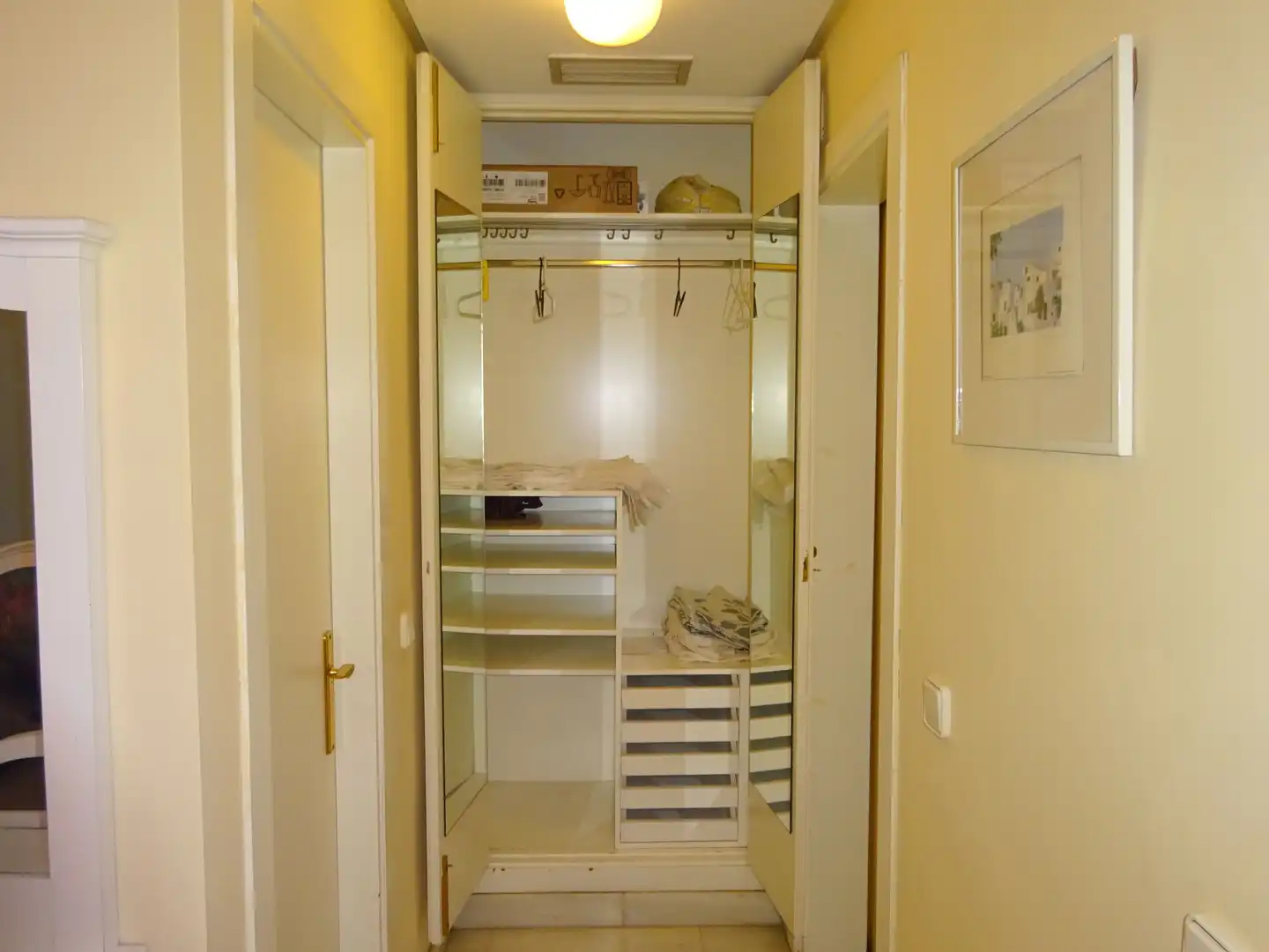 Habitación de Apartamento de alquiler en Sevilla con Aire acondicionado, Calefacción y Amueblado