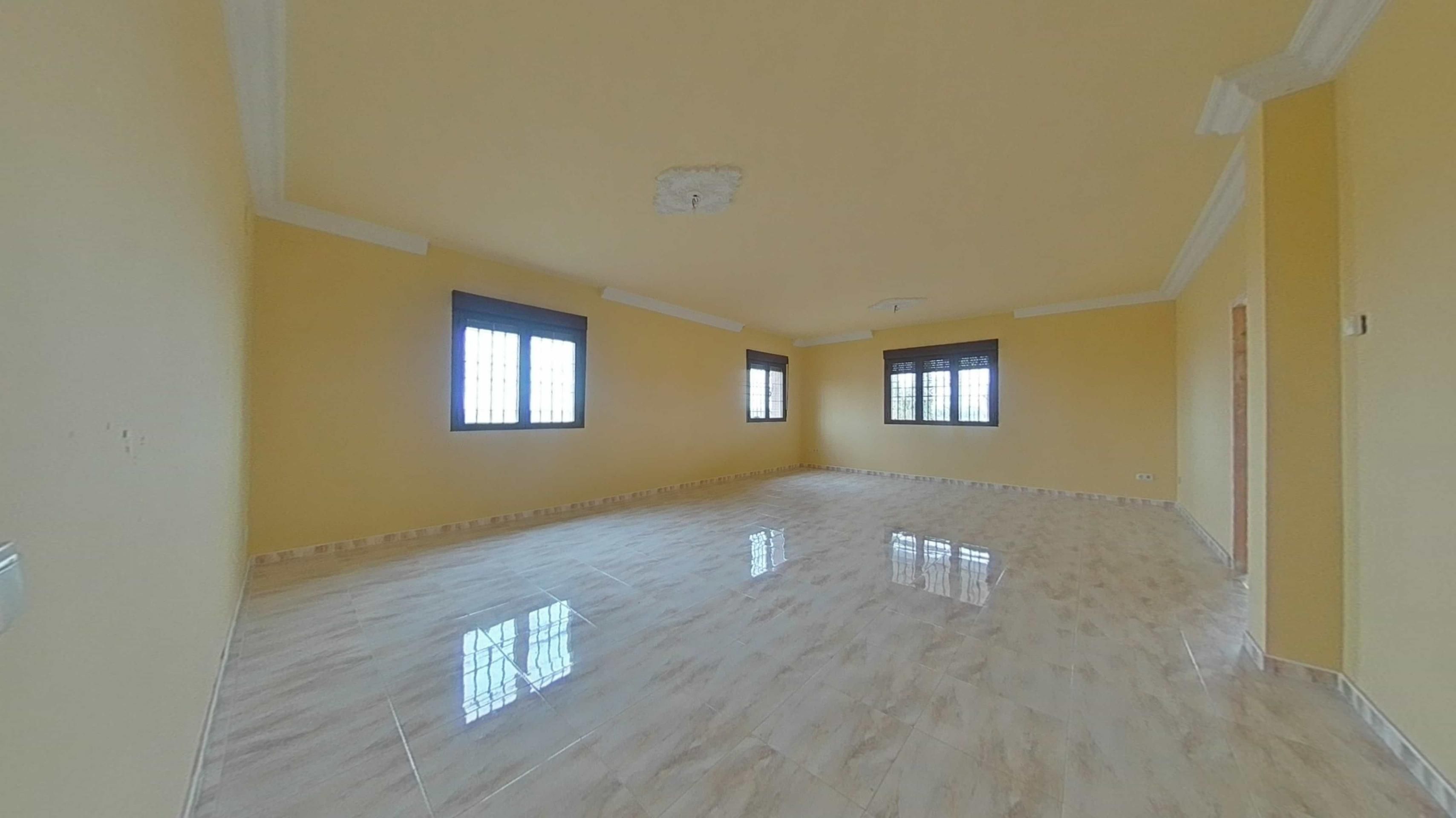 Houses for sale in Layos