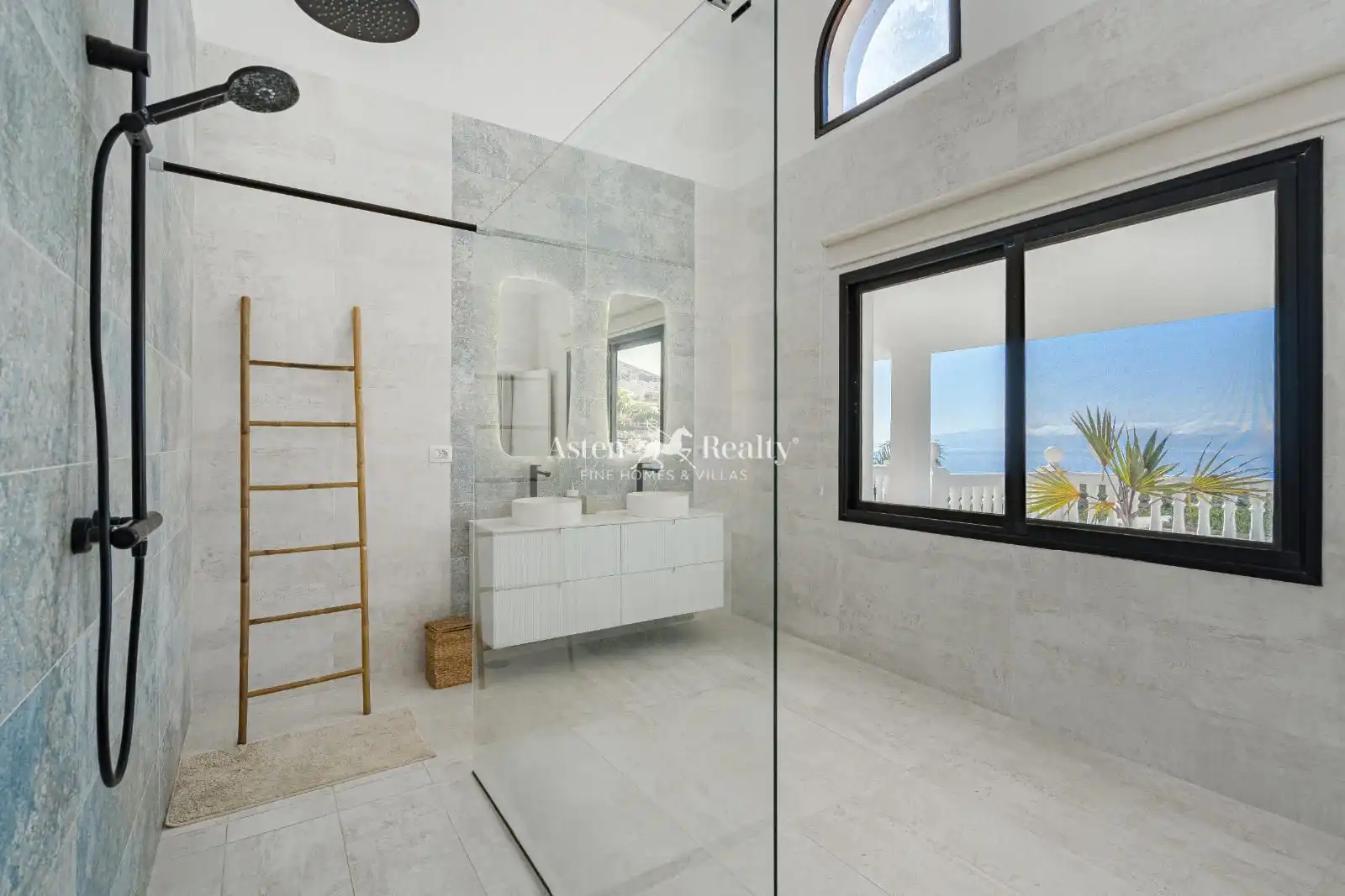 Baño de Casa o chalet en venta en Santiago del Teide con Aire acondicionado, Terraza y Piscina