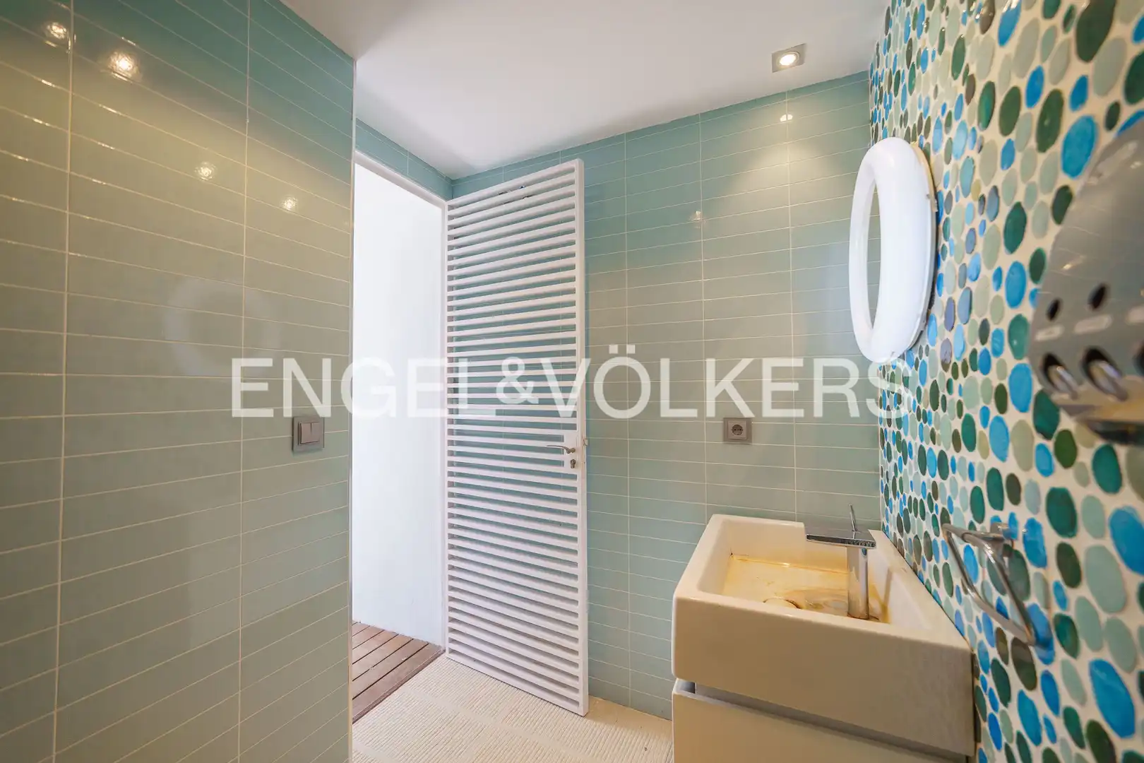 Bathroom of Houses for sale in Jerez de la Frontera  with Air Conditioner, Heating and Private garden