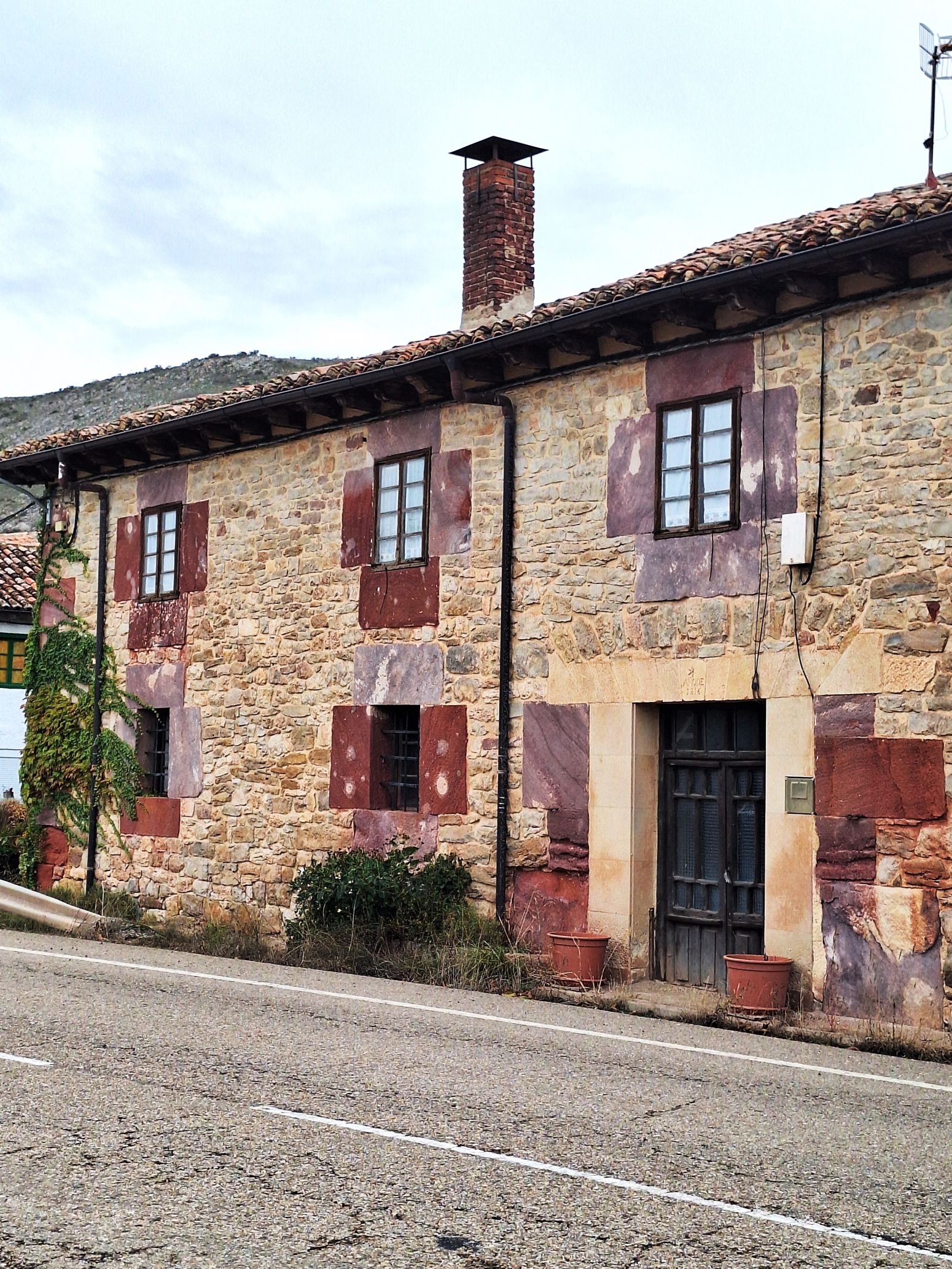 Exterior view of House or chalet for sale in Alar del Rey