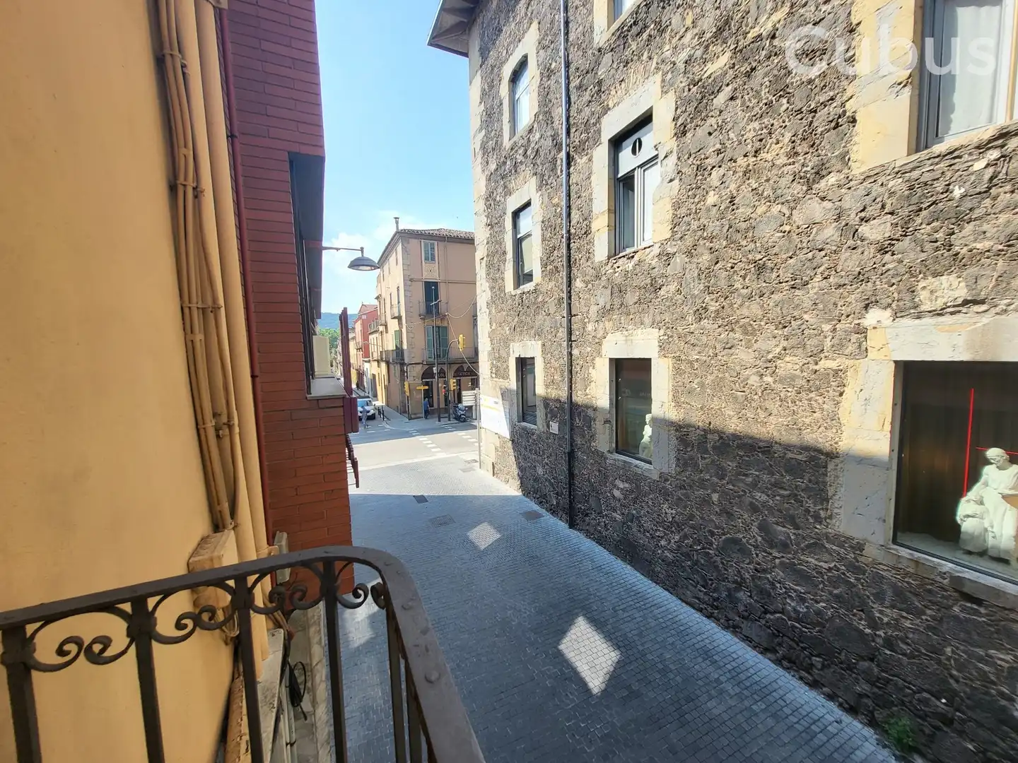 Vista exterior de Piso en venta en Olot con Terraza y Balcón