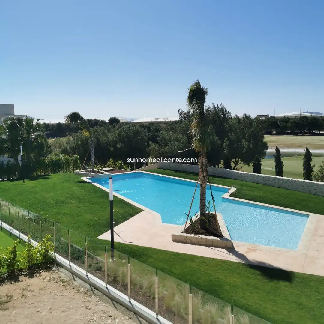 Jardín de Piso en venta en Pilar de la Horadada con Aire acondicionado, Calefacción y Jardín privado