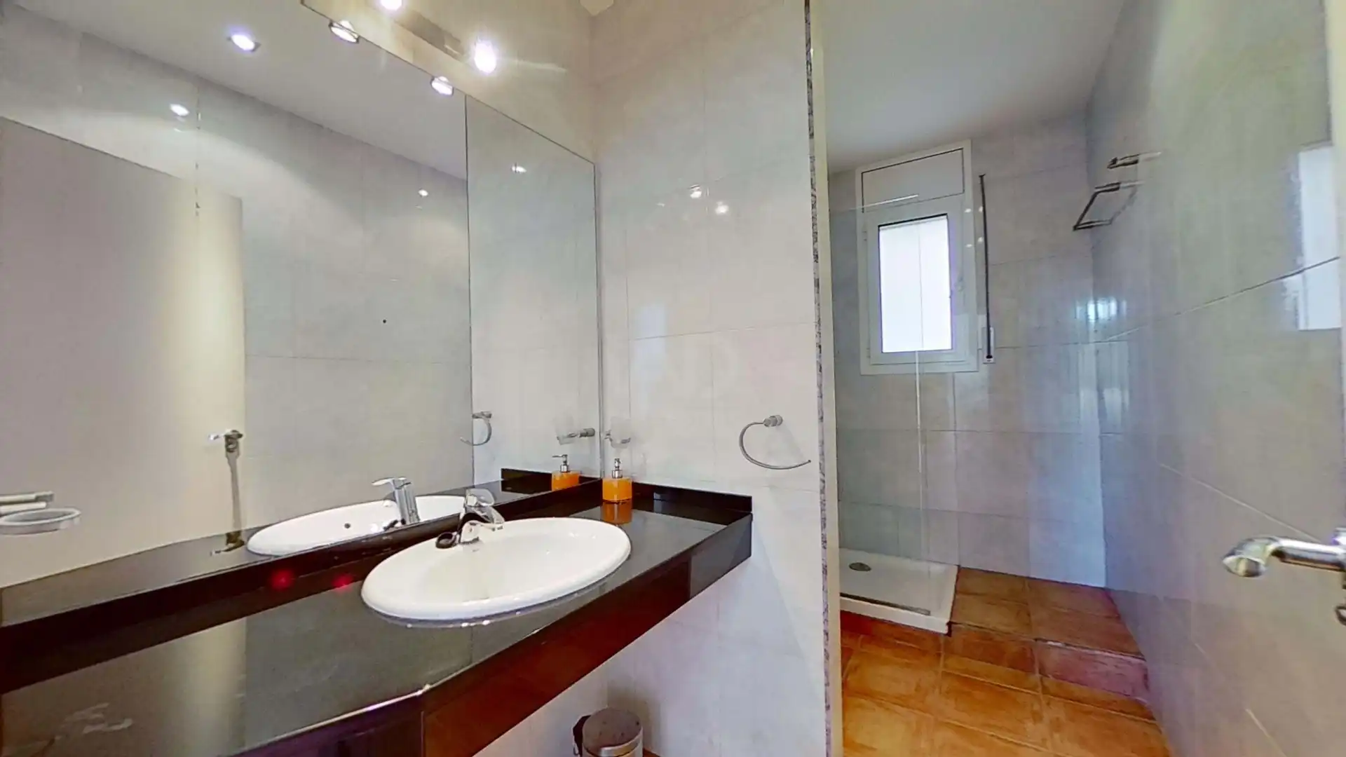Bathroom of Houses for rent in Roda de Berà