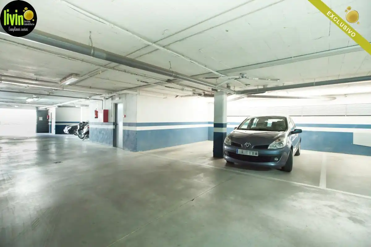 Parking of Flat for rent in Jaén  with Air Conditioner, Heating and Community pool