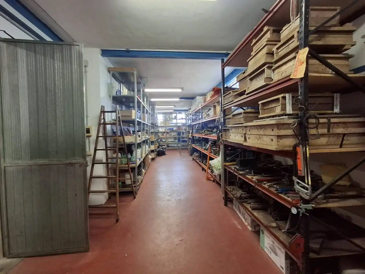 Industrial buildings for rent in Sollana