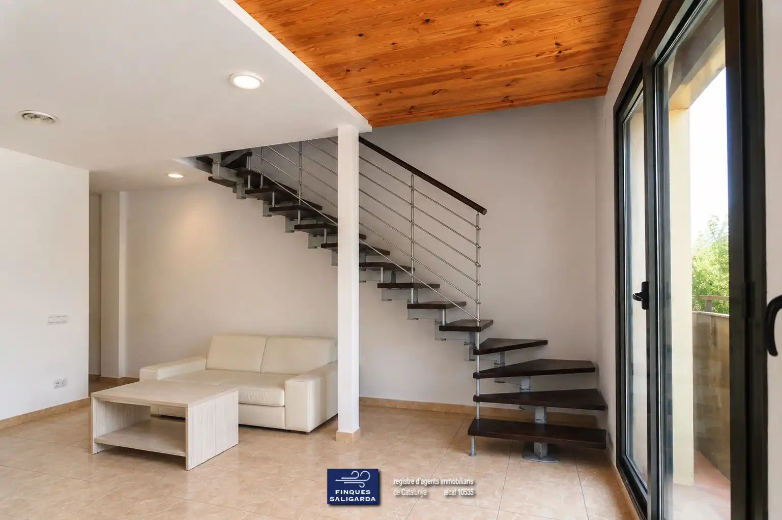Maisonette zum Verkauf in Santa Eulàlia de Ronçana mit Klimaanlage, Heizung und Terrasse
