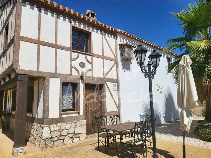 Casa rústica con piscina en venta en Algarinejo, imagen 3