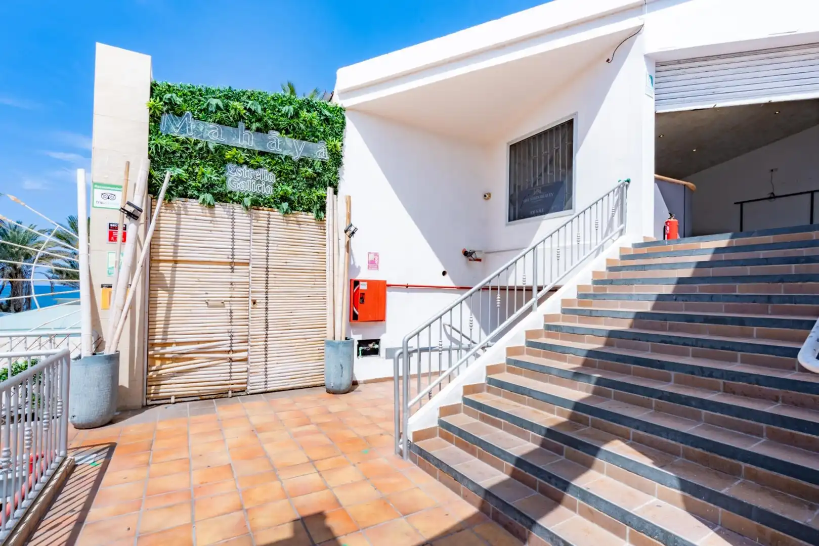 Außenansicht von Büro zum Verkauf in Arona