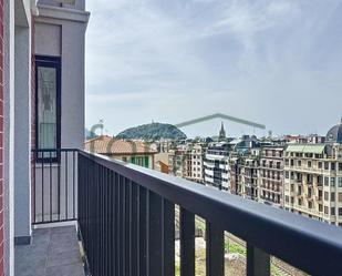 Terrassa de Pis en venda en Donostia - San Sebastián  amb Calefacció, Terrassa i Balcó
