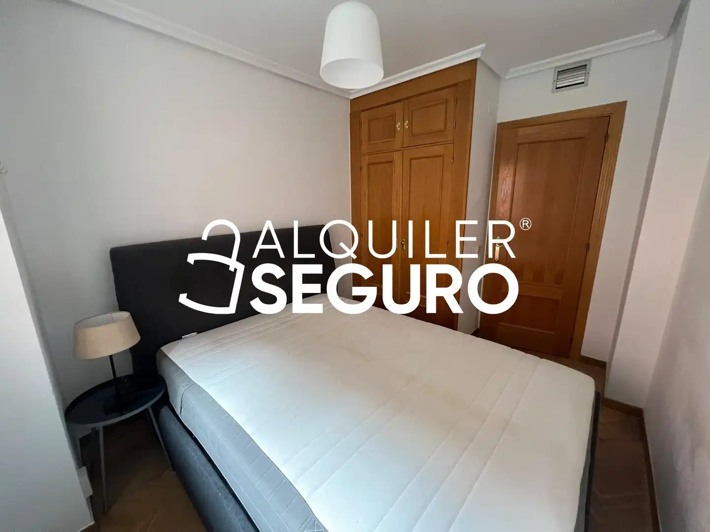 Bedroom of Flat for rent in Madrid  with Air Conditioner, Heating and Swimming Pool