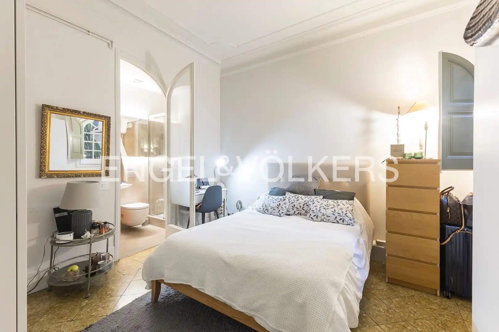 Habitación de Dúplex en venta en Barcelona con Calefacción, Terraza y Trastero