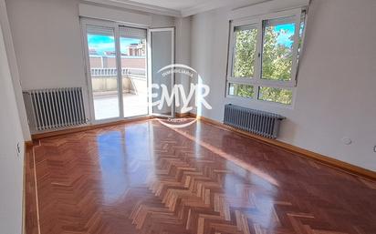 Sala d'estar de Pis en venda en Zamora Capital  amb Calefacció i Parquet