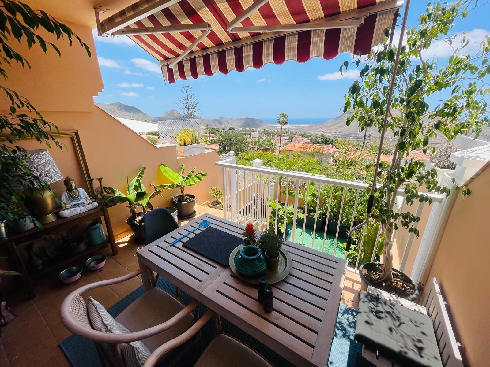 Vista exterior de Apartament en venda en Arona amb Aire condicionat, Terrassa i Traster