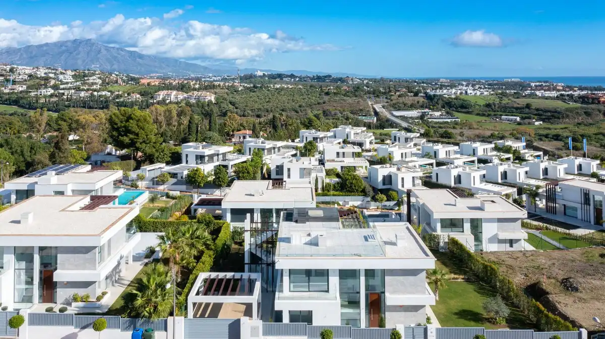 Vista exterior de Casa o chalet de alquiler con opción a compra en Estepona con Aire acondicionado, Calefacción y Jardín privado