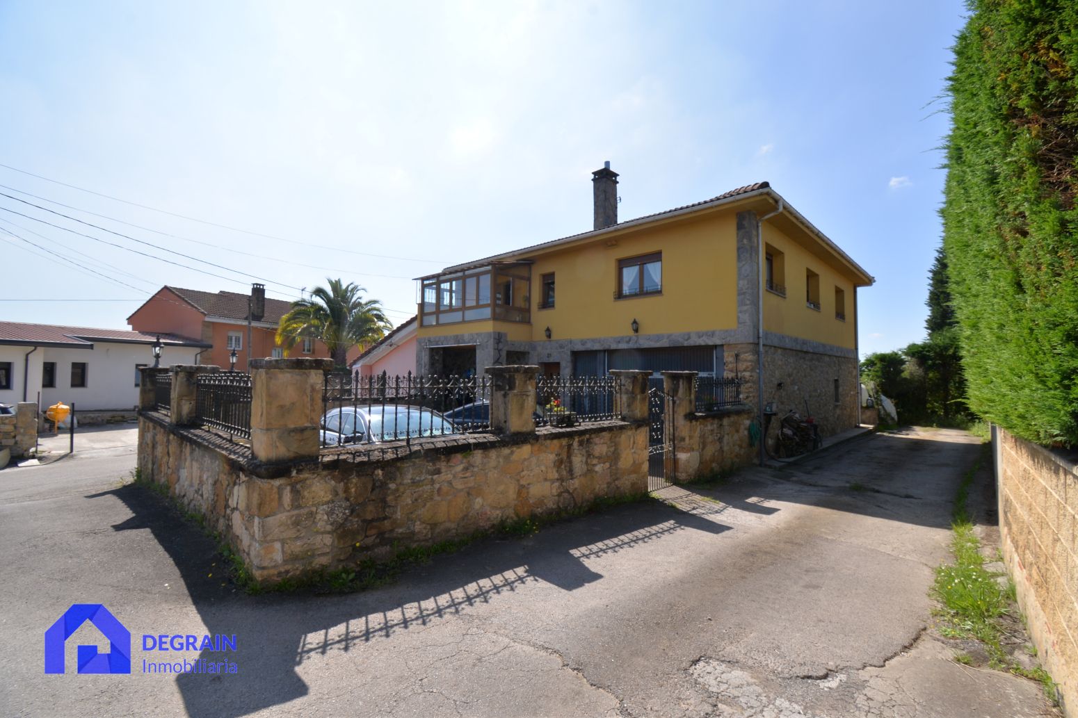 Exterior view of House or chalet for sale in Oviedo   with Heating, Terrace and Storage room