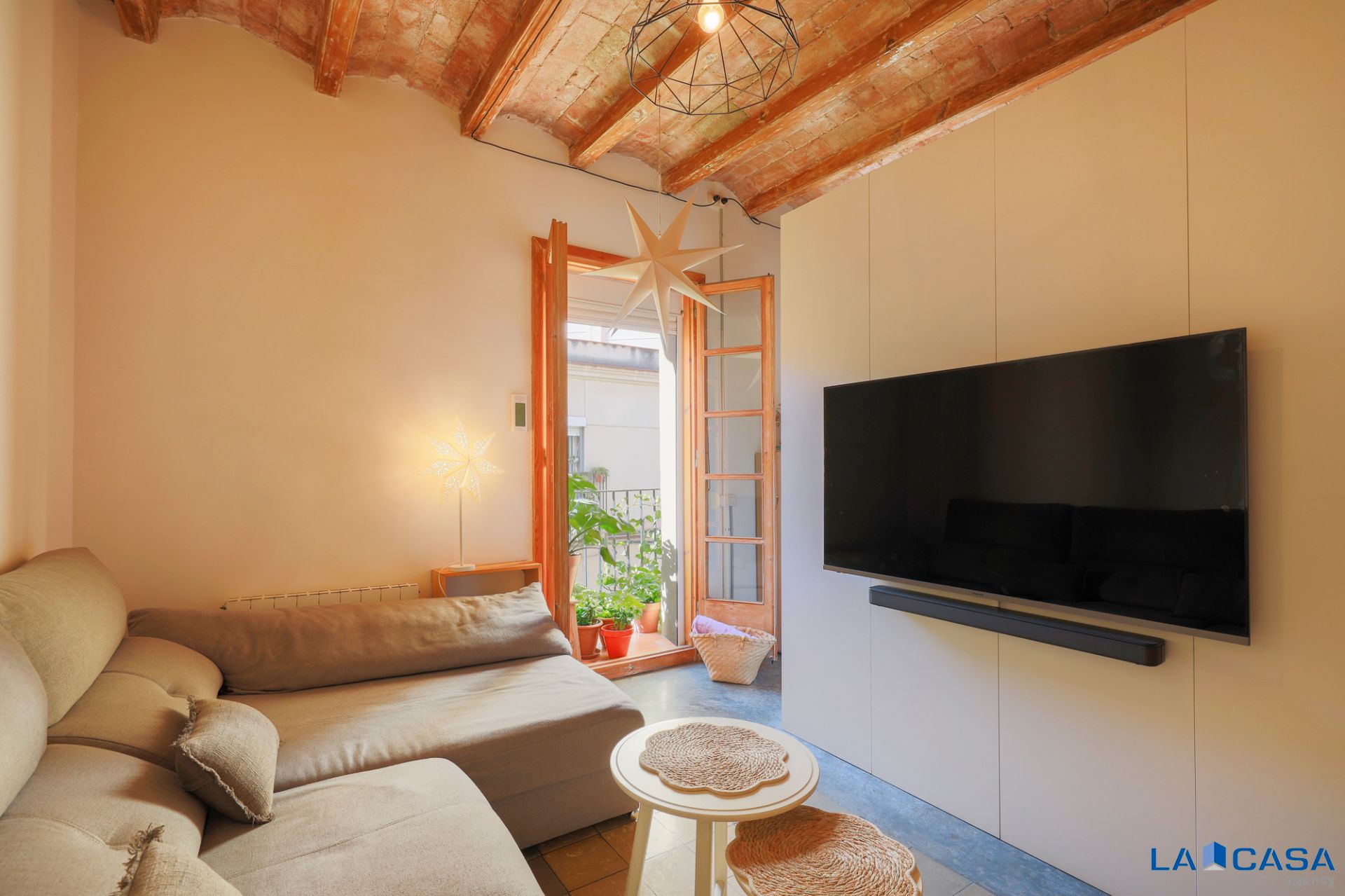 Living room of Flat for sale in  Barcelona Capital  with Air Conditioner, Heating and Oven