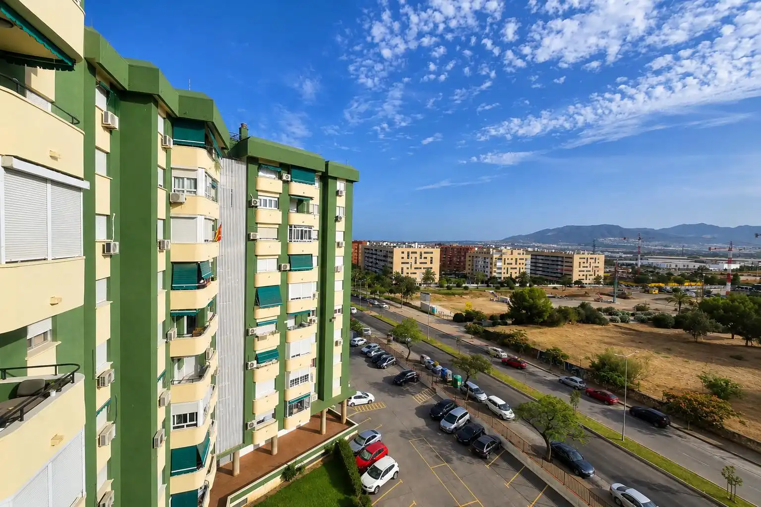 Vista exterior de Pis en venda en Málaga amb Aire condicionat, Calefacció i Jardí privat