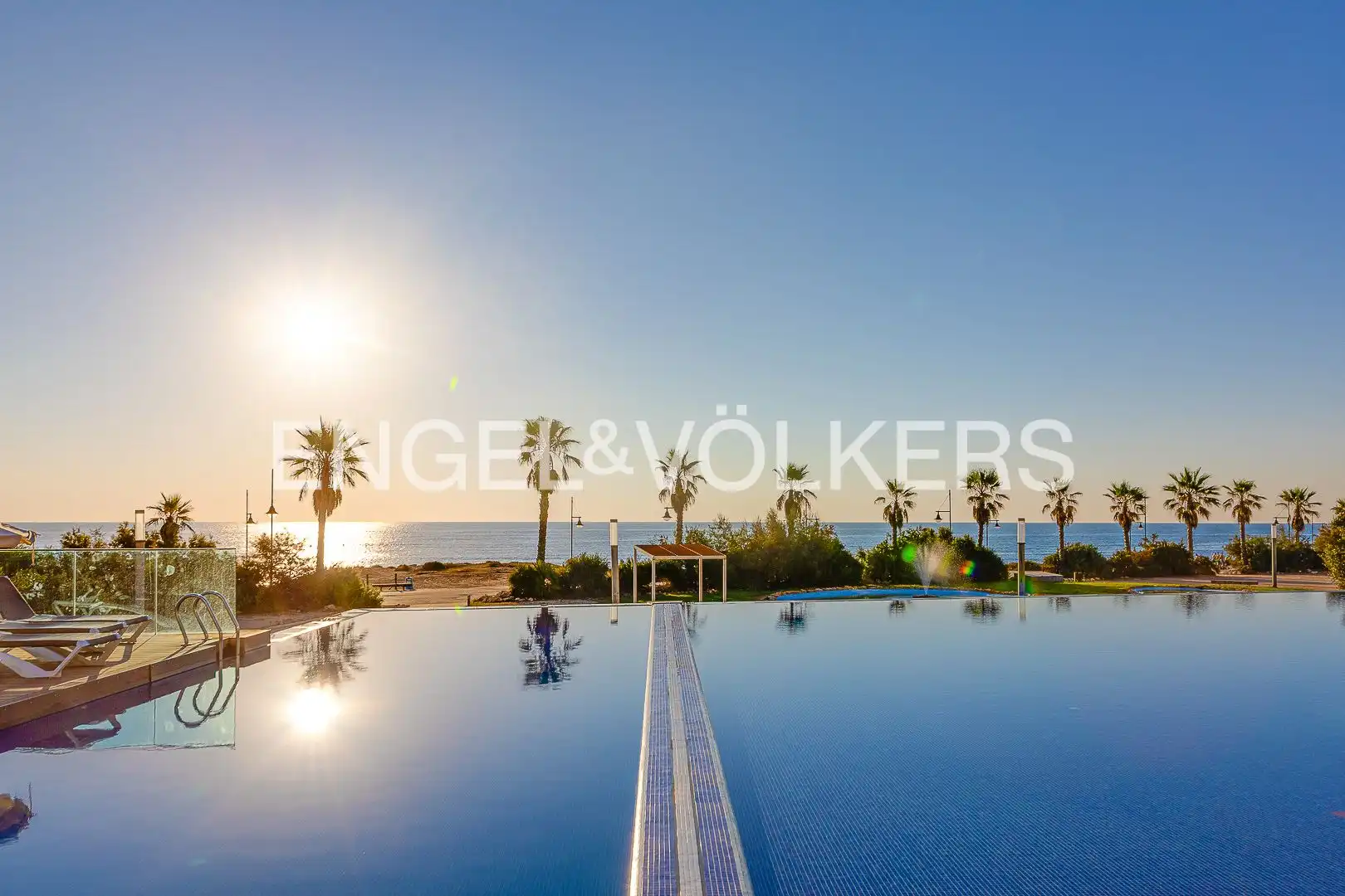 Schwimmbecken von Erdgeschoss zum Verkauf in Torrevieja mit Klimaanlage, Heizung und Terrasse