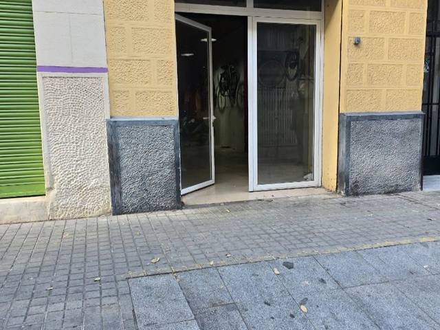 Local comercial en Alquiler en Carrer de Francesc Tàrrega, 39 en El Congrés i els Indians