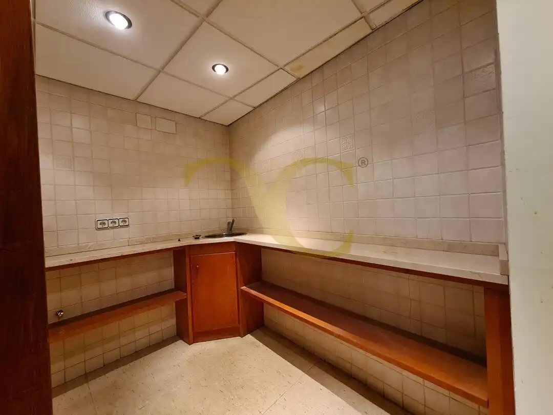 Commercial properties for rent in Gijón   with Air Conditioner